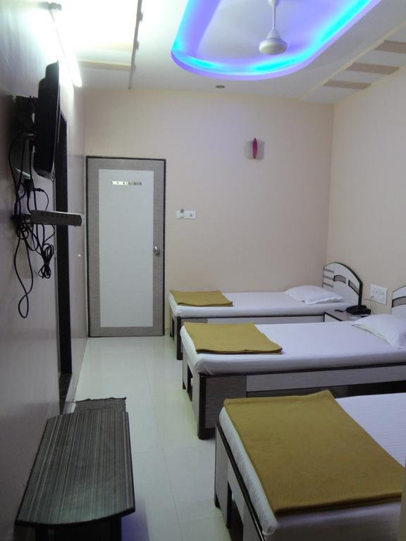 Hotel Broadway Colaba Mumbai Quarto foto